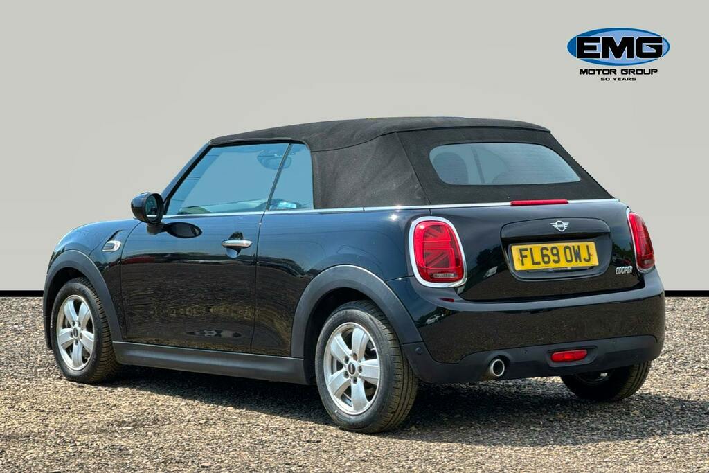 Mini Convertible 1.5 Cooper Classic Convertible FL69OWJ Black #4