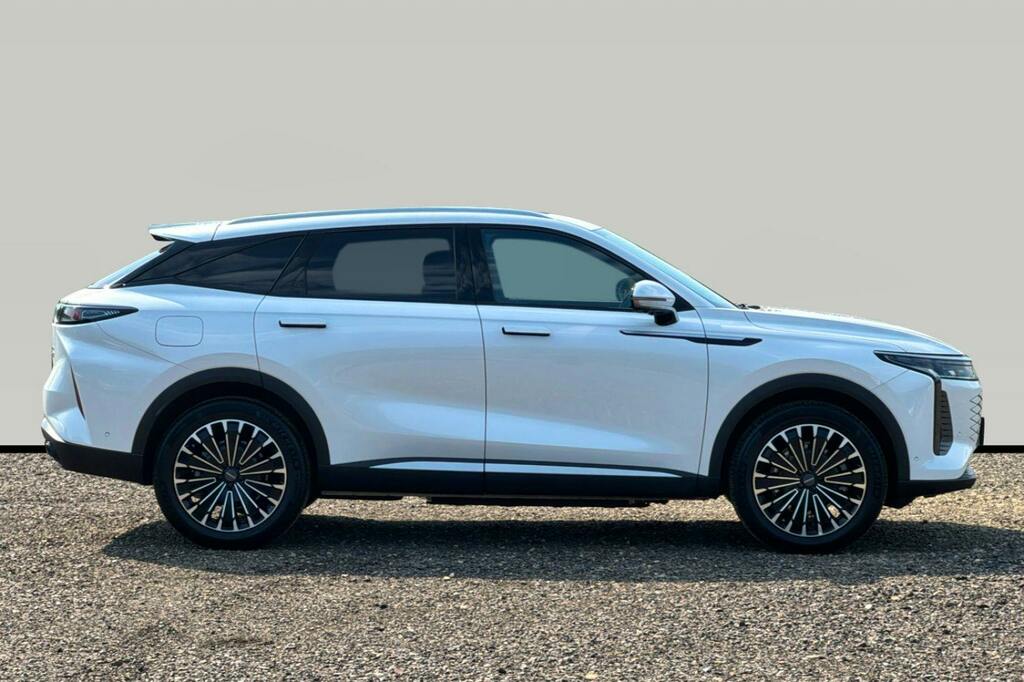 Omoda 9 1.5T Shs 34.46Kwh Noble Suv Plug In Hyb White