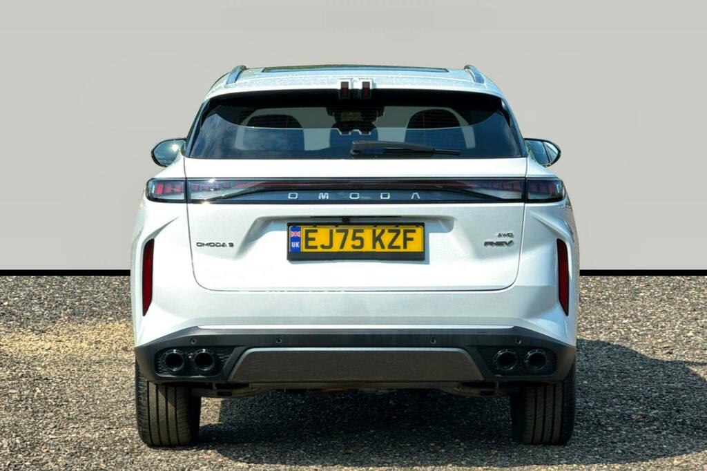 Omoda 9 1.5T Shs 34.46Kwh Noble Suv Plug In Hyb White #5