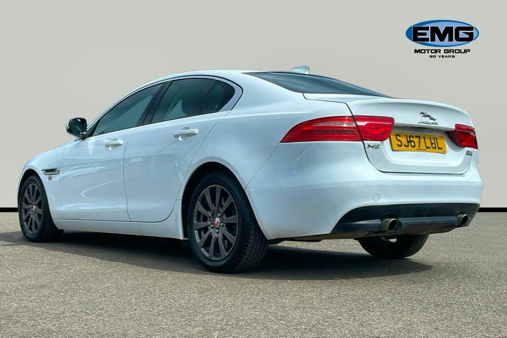 Jaguar XE 2.0I Se Saloon Ss SJ67LUL White #4