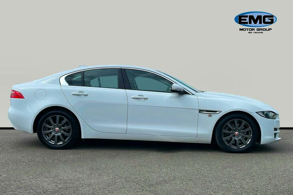 Jaguar XE 2.0I Se Saloon Ss SJ67LUL White #3