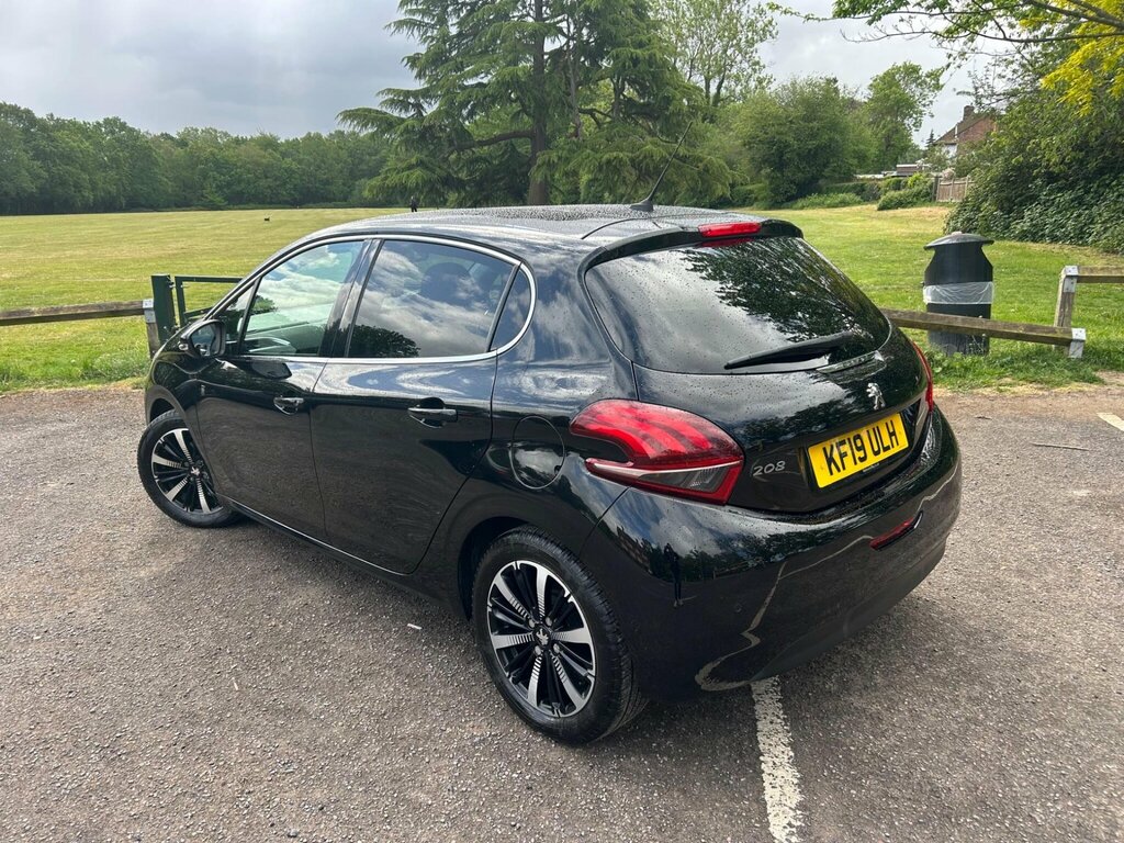 Peugeot 208 1.2 Puretech Tech Edition Euro 6 Ss KF19ULH Black #4