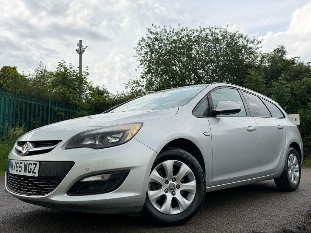 Vauxhall Astra 1.6 Cdti Ecoflex Design Sports Tourer Euro 6 Ss MV65WGZ Silver #3