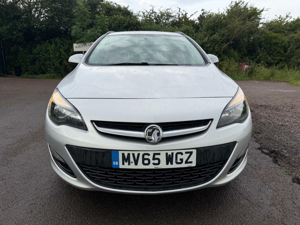 Vauxhall Astra 1.6 Cdti Ecoflex Design Sports Tourer Euro 6 Ss MV65WGZ Silver #2