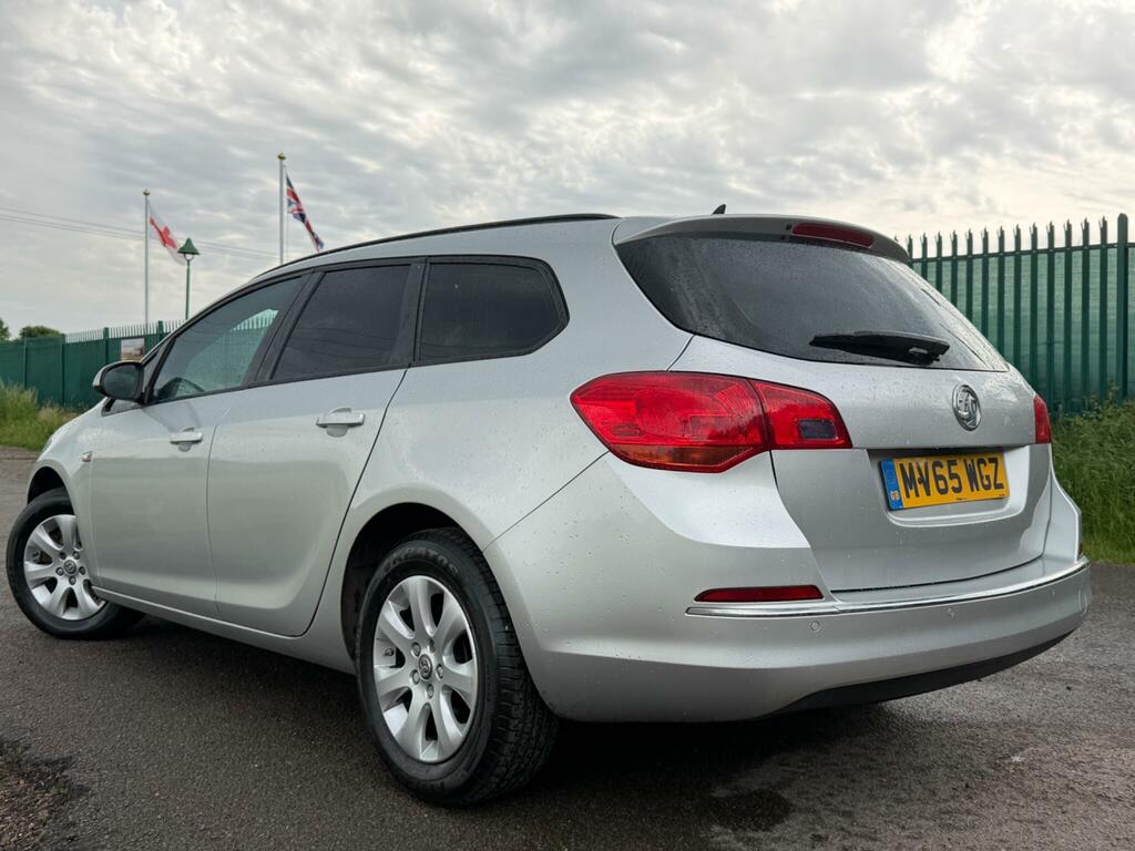 Vauxhall Astra 1.6 Cdti Ecoflex Design Sports Tourer Euro 6 Ss MV65WGZ Silver #6