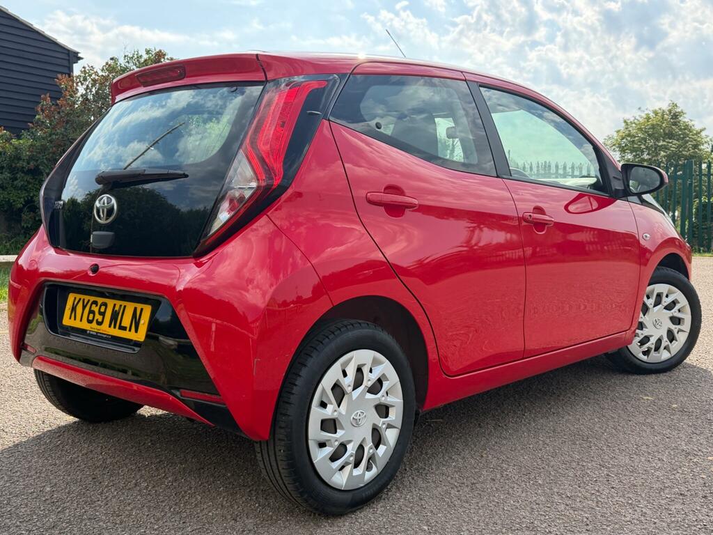 Toyota Aygo 1.0 Vvt-i X-play Euro 6 KY69WLN Red #4