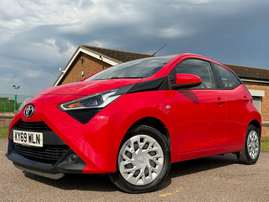 Toyota Aygo 1.0 Vvt-i X-play Euro 6 KY69WLN Red #3