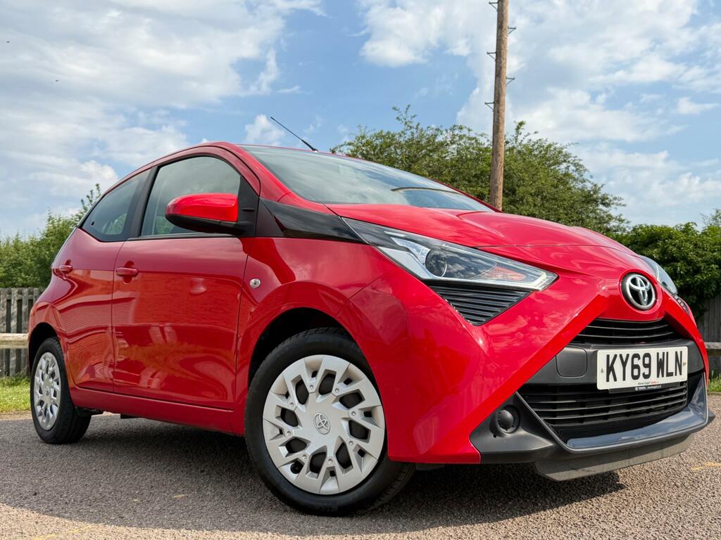 Toyota Aygo 1.0 Vvt-i X-play Euro 6 Red