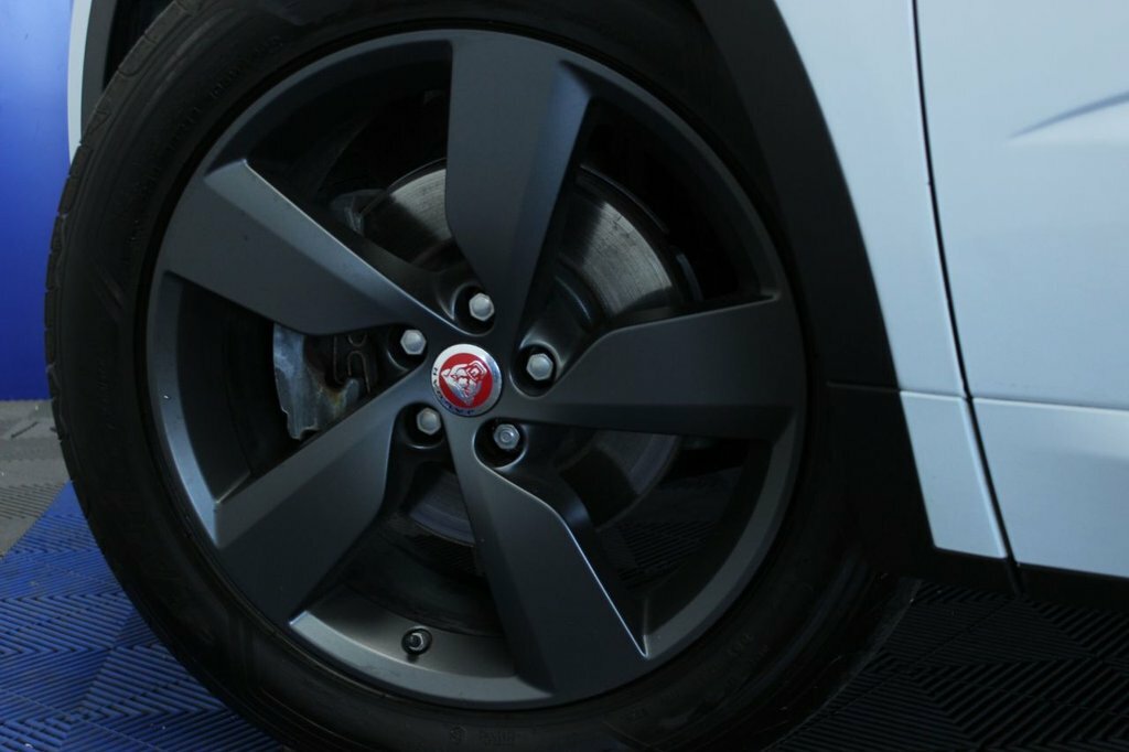 Jaguar E-Pace 2L Chequered Flag EE09ELY White #4