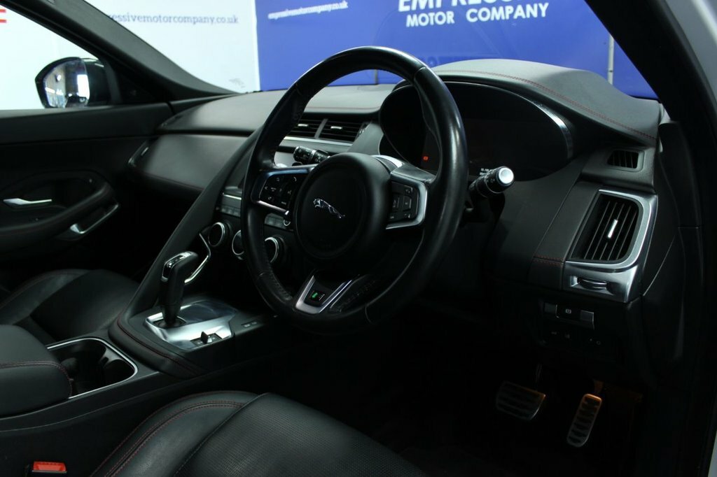 Jaguar E-Pace 2L Chequered Flag EE09ELY White #5