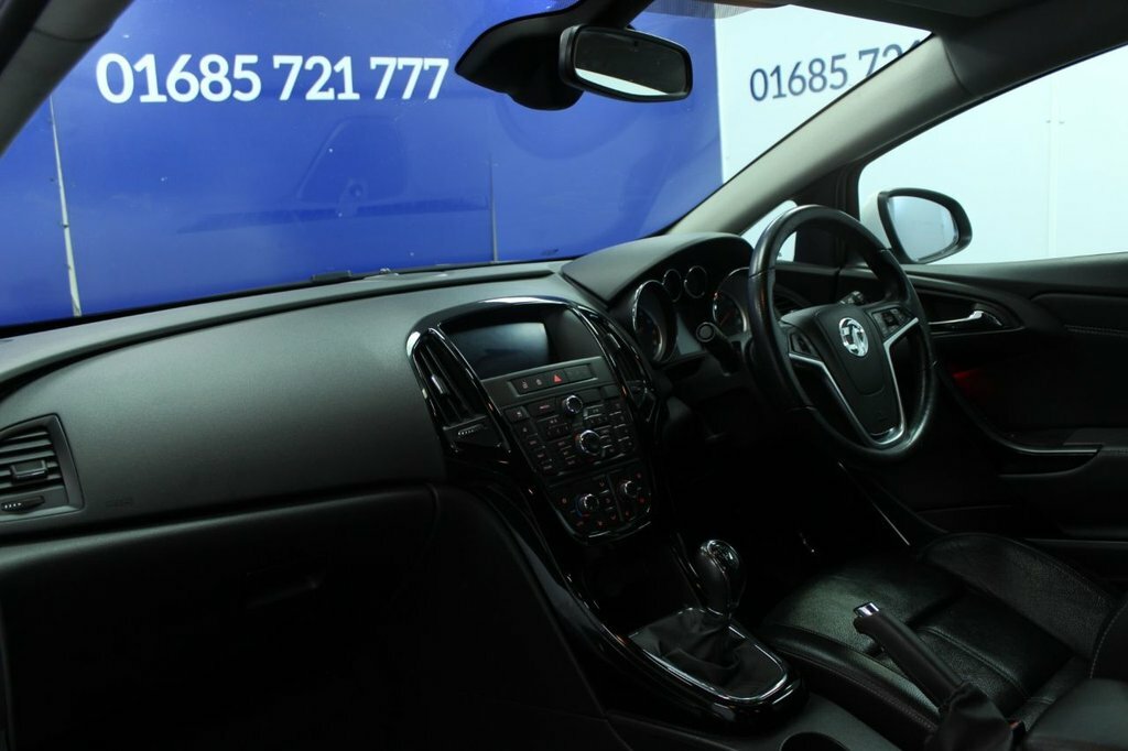 Vauxhall Astra GTC 1.4L Limited Edition White #6