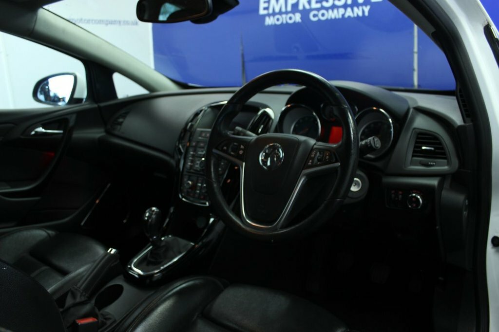 Vauxhall Astra GTC 1.4L Limited Edition White #5
