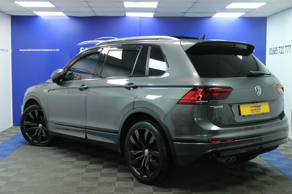 Volkswagen Tiguan 2L R-line Tech GL19NXS Grey #2