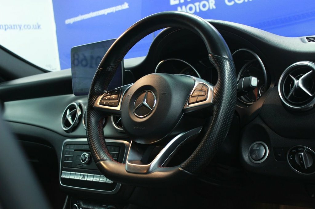 Mercedes-Benz GLA Class 2.1L Amg Line DU67GYR Grey #5