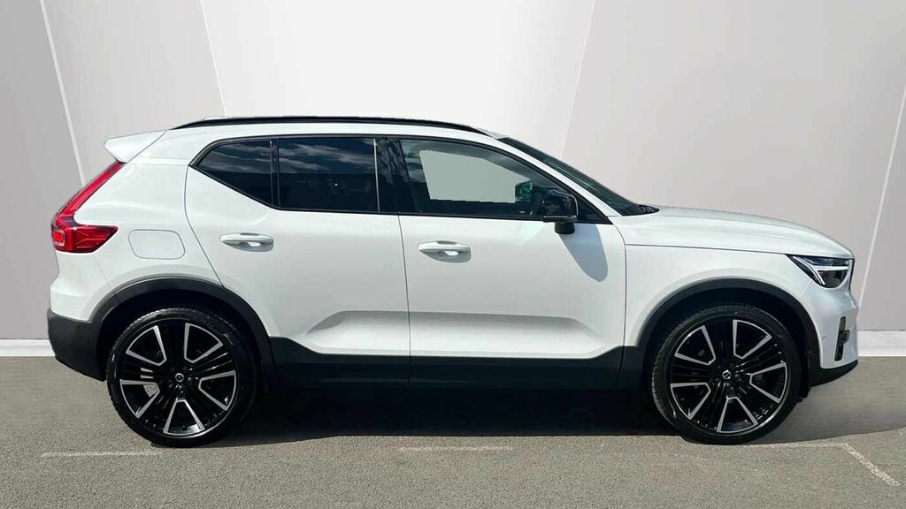 Volvo XC40 Ultra, B3 Mild Hybrid, Dark LM74UUN White #3