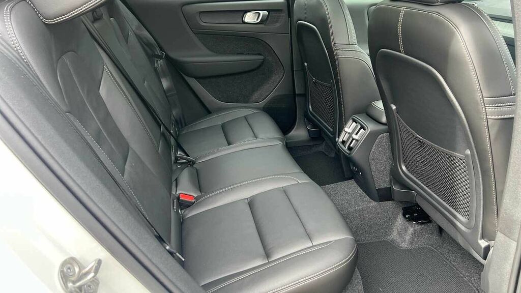 Volvo XC40 Ultra, B3 Mild Hybrid, Dark LM25HMU White #6