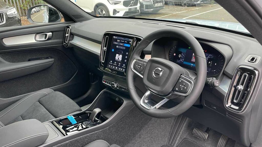 Volvo XC40 Plus, B3 Mild Hybrid, Dark LR75ZGY Blue #4