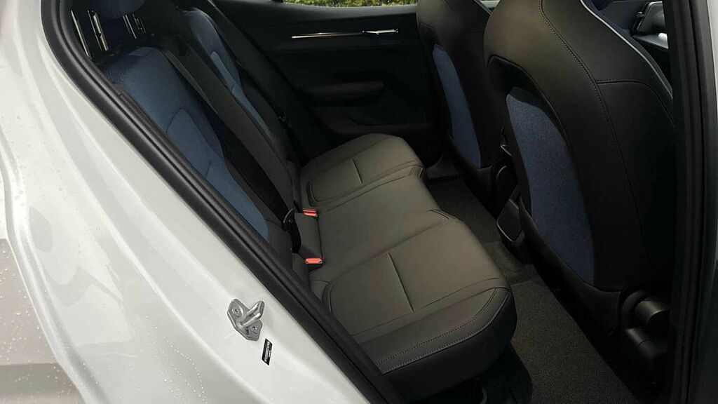 Volvo EX30 Plus, Twin Motor Performance, LR75XXG White #6