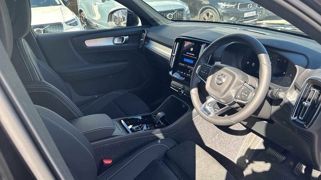 Volvo XC40 Plus, B3 Mild Hybrid, Dark LR75ZHY Black #4