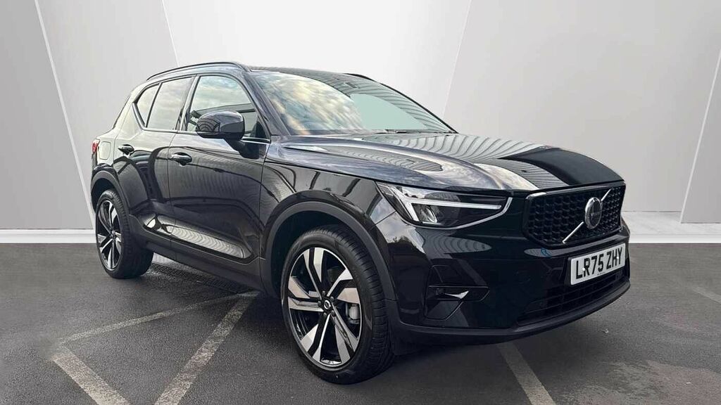 Volvo XC40 Plus, B3 Mild Hybrid, Dark Black