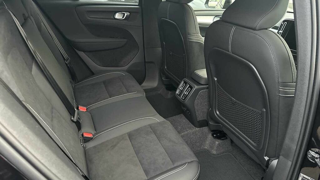 Volvo XC40 Plus, B3 Mild Hybrid, Dark LR75ZHJ Black #6