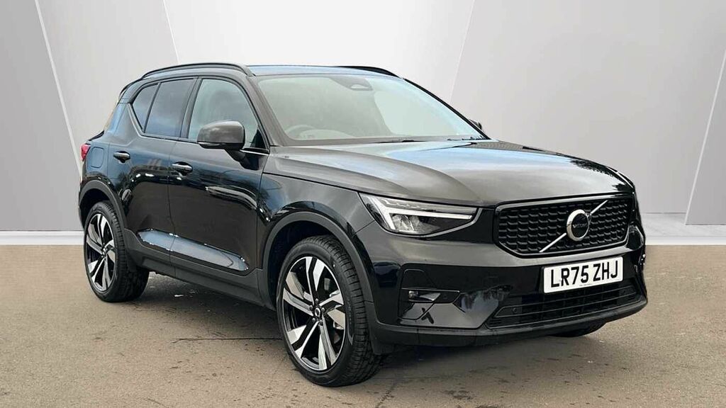 Volvo XC40 Plus, B3 Mild Hybrid, Dark Black