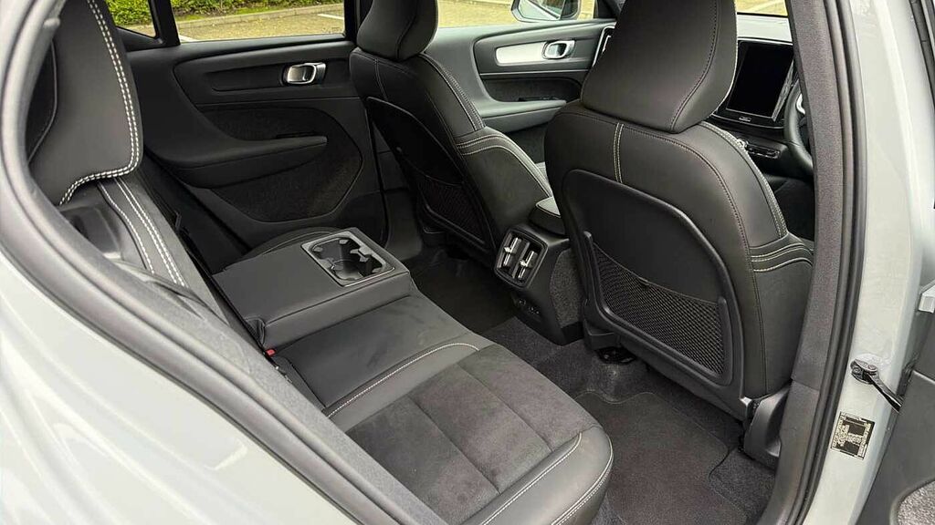 Volvo XC40 Plus, B3 Mild Hybrid, Dark LR75ZHP Grey #6