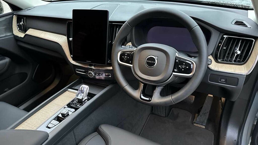 Volvo XC60 Plus, B5 Awd Mild Hybrid, Dark RJ75FVH Grey #4