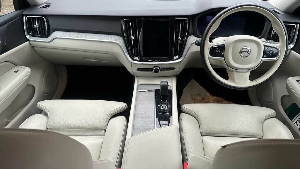 Volvo V60 Plus, B4 Mild Hybrid, Dark RF74ANR Blue #4