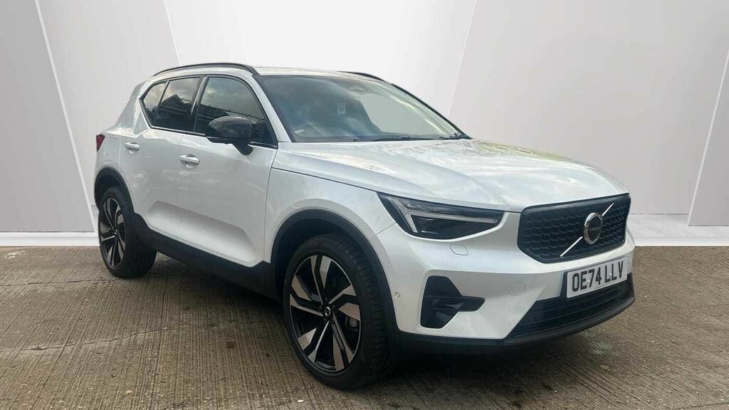 Volvo XC40 Ultra, B3 Mild Hybrid, Dark White