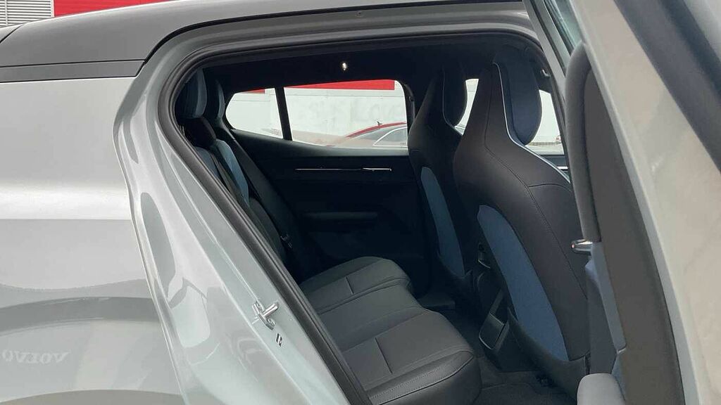 Volvo EX30 Plus, Twin Motor Performance, LD75JKJ Grey #6