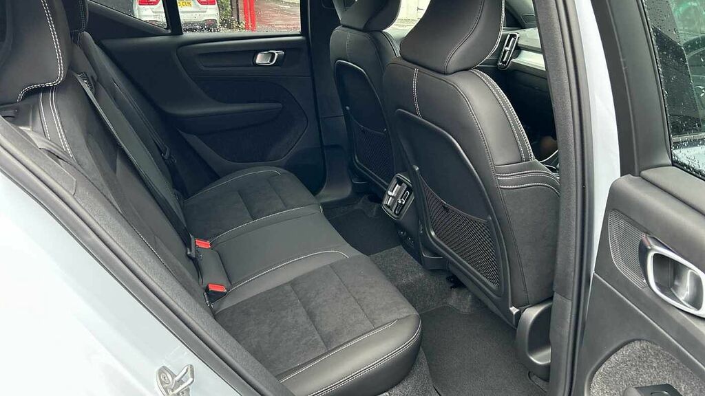 Volvo XC40 Plus, B4 Mild Hybrid, Dark LG75ZLE Blue #6