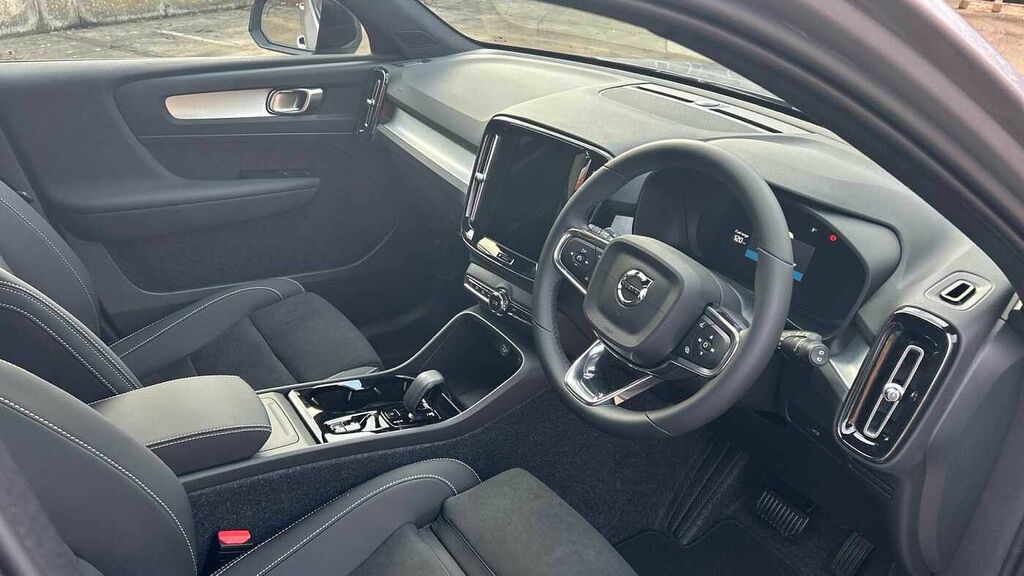 Volvo XC40 Plus, B4 Mild Hybrid, Dark LR75EFJ Silver #4