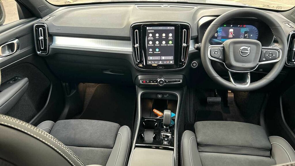 Volvo XC40 Plus, B4 Mild Hybrid, Dark LR75EFJ Silver #5