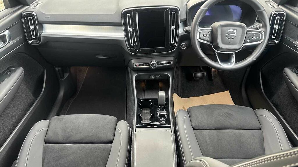 Volvo XC40 Plus, B4 Mild Hybrid, Dark RV75PGE Grey #4