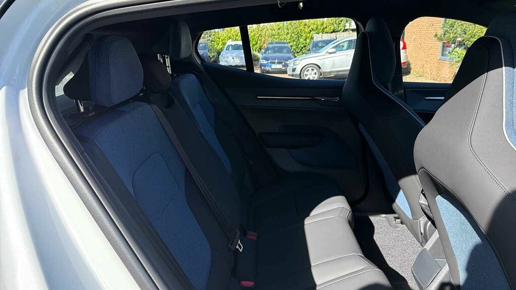 Volvo EX30 Plus, Twin Motor Performance, LR75XXJ White #6