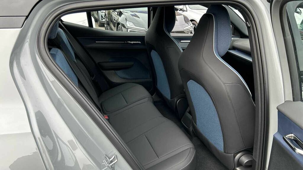 Volvo EX30 Plus, Twin Motor Performance, LR75XXH Grey #6