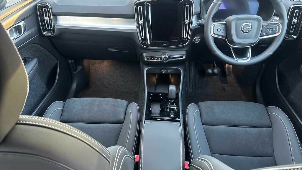 Volvo XC40 Plus, B4 Mild Hybrid, Dark RV75PGY Grey #4