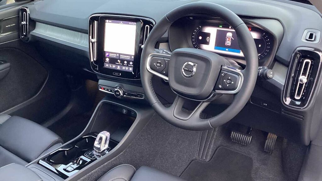Volvo XC40 Ultra, B3 Mild Hybrid, Dark LO75CUH White #4