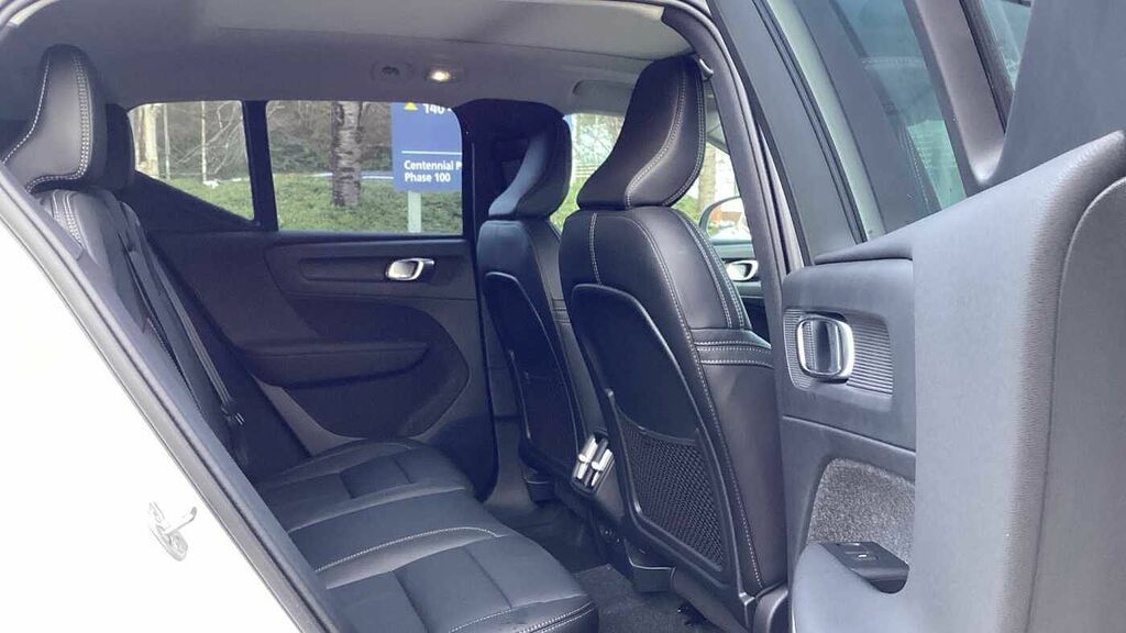 Volvo XC40 Ultra, B3 Mild Hybrid, Dark LO75CUH White #6