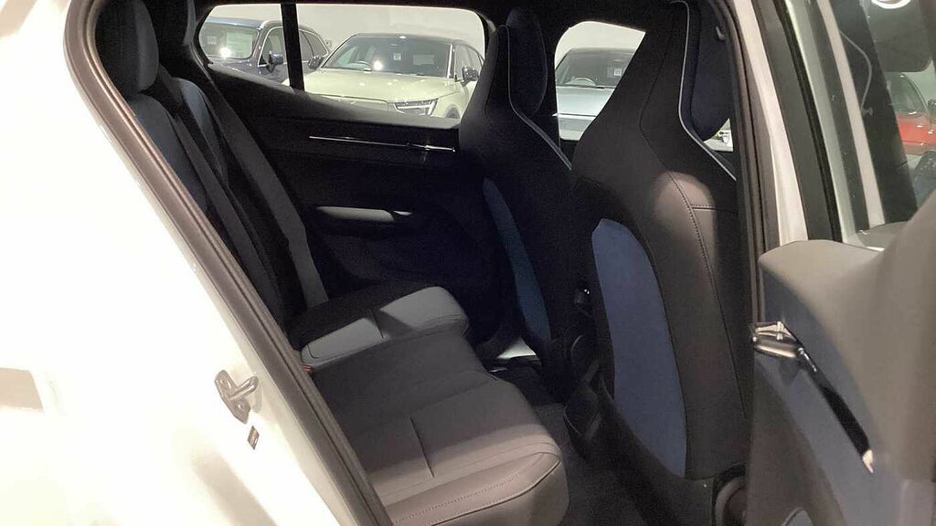 Volvo EX30 Plus, Twin Motor Performance, LR75XVS White #6