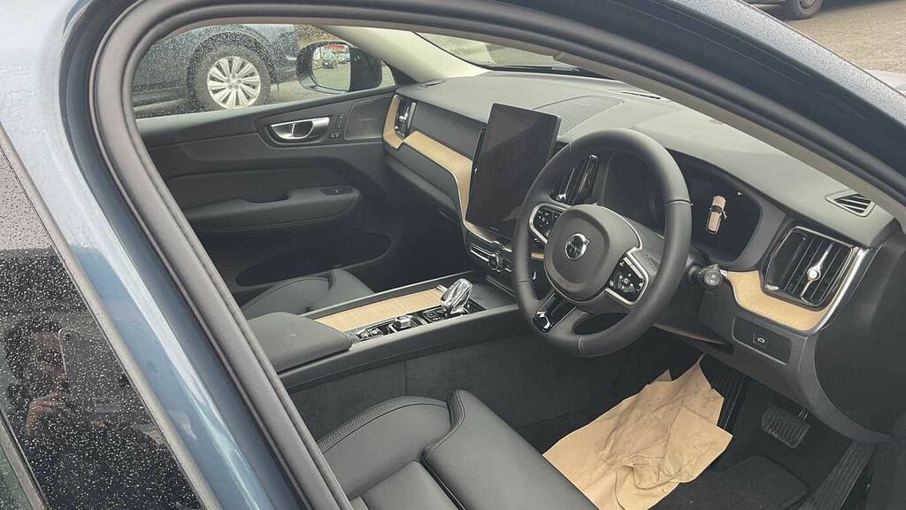 Volvo XC60 Plus, B5 Awd Mild Hybrid, Dark LA75YFM Blue #4