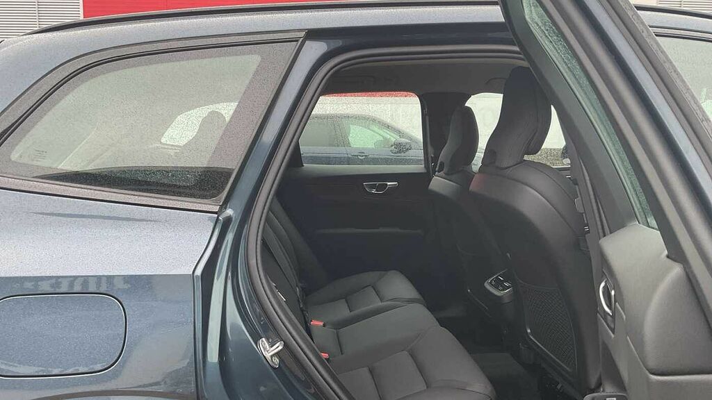 Volvo XC60 Plus, B5 Awd Mild Hybrid, Dark LA75YFM Blue #6
