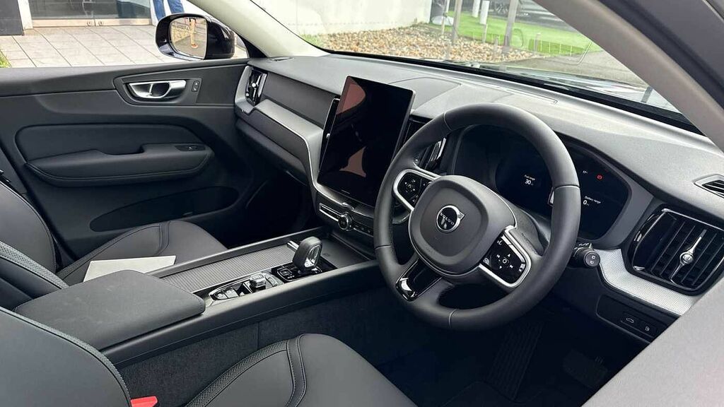 Volvo XC60 Core, T6 Awd Plug-in Hybrid, Black #4