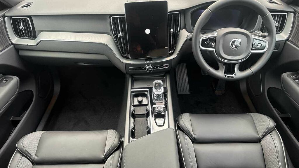 Volvo XC60 Black Edition Plus, T6 Awd Plug-in Hybrid, Electri LG26UHX Black #4
