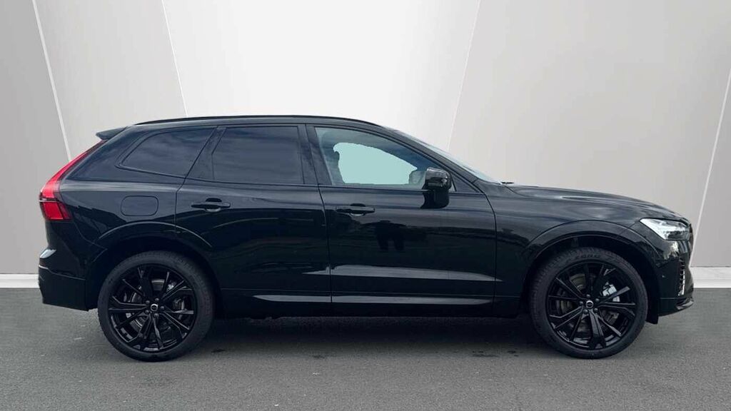 Volvo XC60 Black Edition Plus, T6 Awd Plug-in Hybrid, Electri LG26UHX Black #3