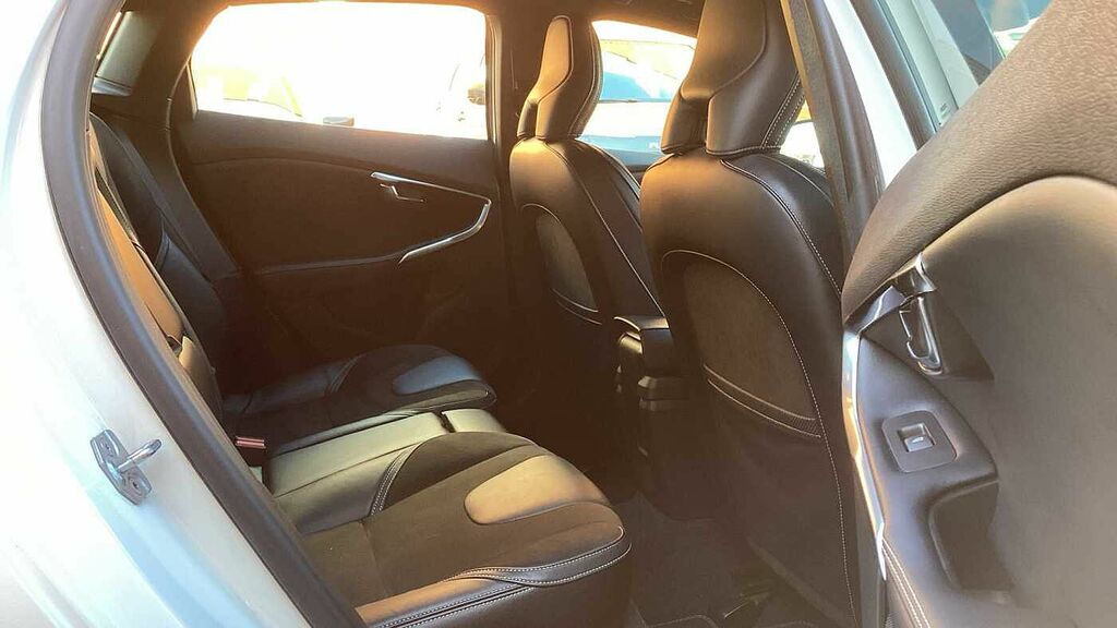 Volvo V40 T2 R-design KP66XAH White #6