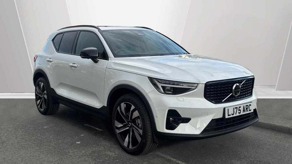 Volvo XC40 Ultra, B3 Mild Hybrid, Dark White