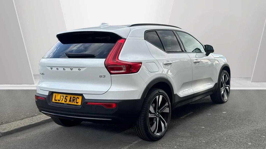 Volvo XC40 Ultra, B3 Mild Hybrid, Dark LJ75ARC White #2