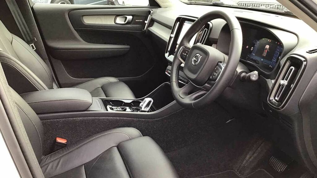 Volvo XC40 Ultra, B4 Mild Hybrid, Bright RV74DSY White #4